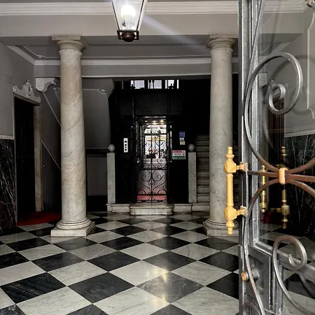 The Moon Suites&rooms Pensión Génova