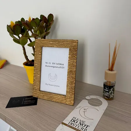 The Moon Suites&rooms Pensión *