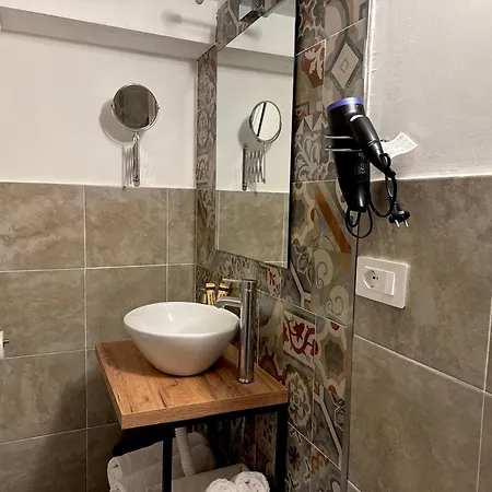 Pensión The Moon Suites&rooms Génova