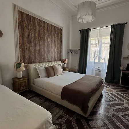 The Moon Suites&rooms - Historic Palace