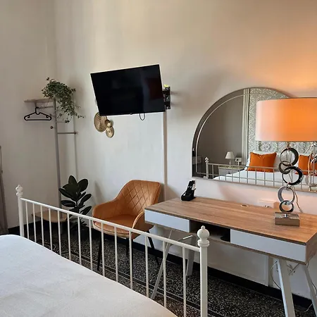 The Moon Suites&rooms - Historic Palace *