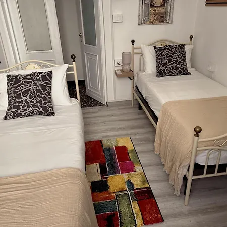 The Moon Suites&rooms - Historic Palace Gênes