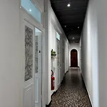 The Moon Suites&rooms بيت ضيافة جنوة