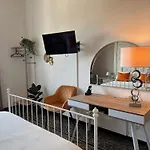 The Moon Suites&rooms *