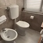 The Moon Suites&rooms بيت ضيافة