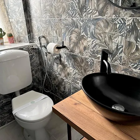 The Moon Suites&rooms * ג'נובה