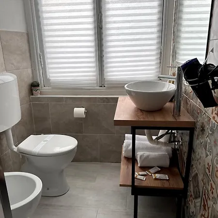 בית הארחה The Moon Suites&rooms