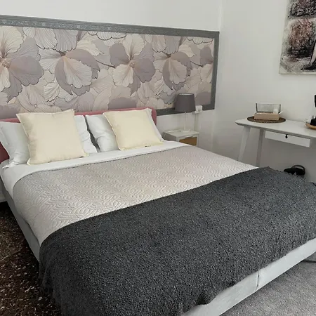 The Moon Suites&rooms