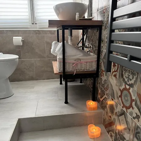 The Moon Suites&rooms Pensionat Genua