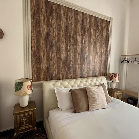 The Moon Suites&rooms - Historic Palace 3* Genova