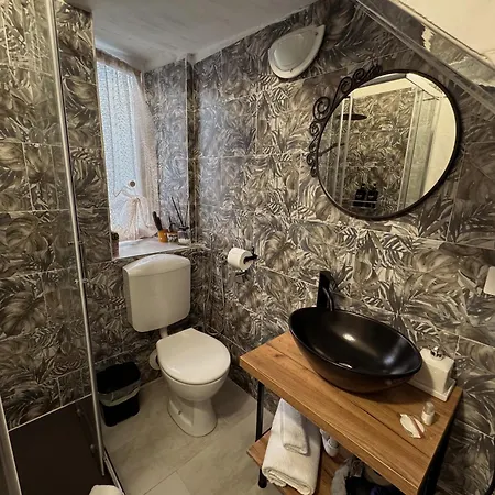 The Moon Suites&rooms - Historic Palace Genova