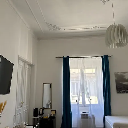 Affittacamere The Moon Suites&rooms - Historic Palace Genova