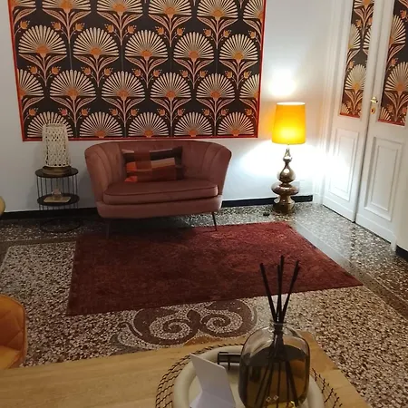 The Moon Suites&rooms - Historic Palace Pensjonat 3*