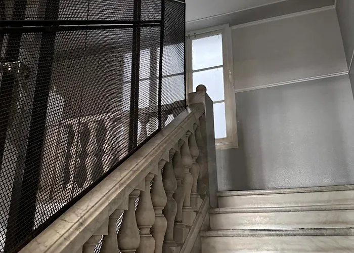 The Moon Suites&rooms بيت ضيافة *