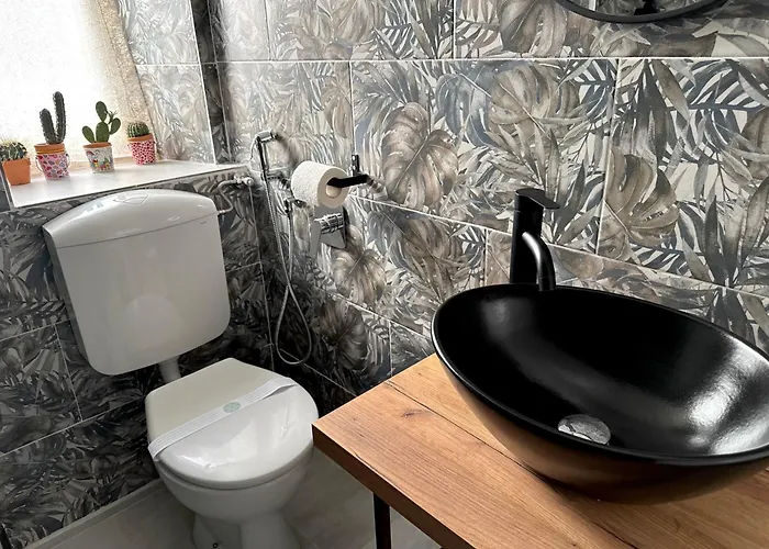 The Moon Suites&rooms * جنوة