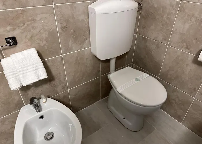 The Moon Suites&rooms بيت ضيافة جنوة