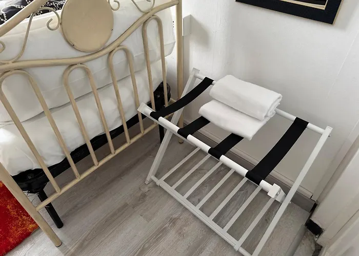 The Moon Suites&rooms بيت ضيافة *