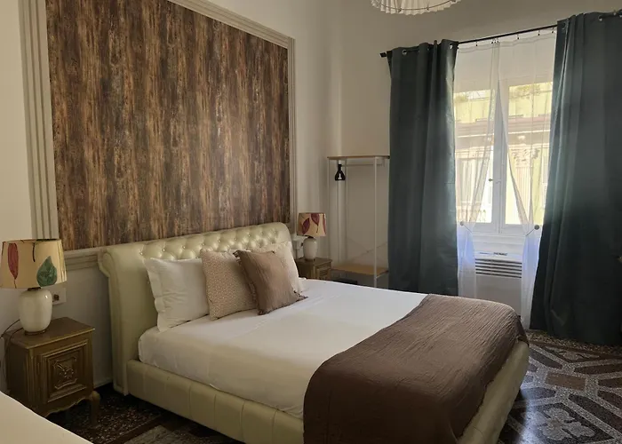 The Moon Suites&rooms بيت ضيافة