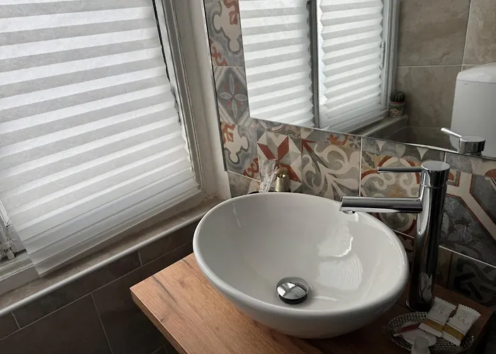 The Moon Suites&rooms *