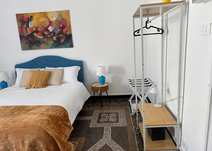 The Moon Suites&rooms بيت ضيافة جنوة