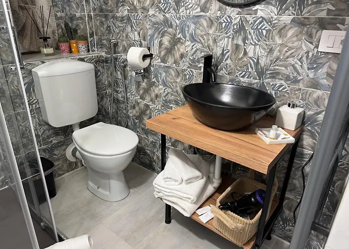 The Moon Suites&rooms * جنوة