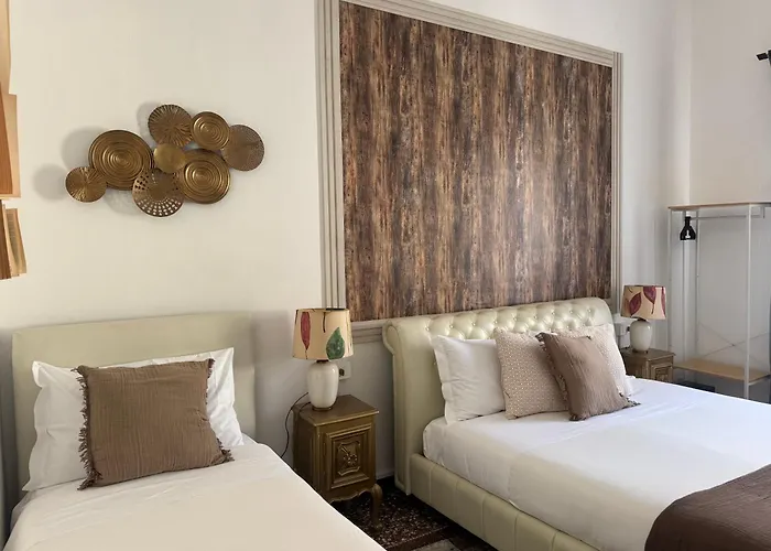 The Moon Suites&rooms جنوة