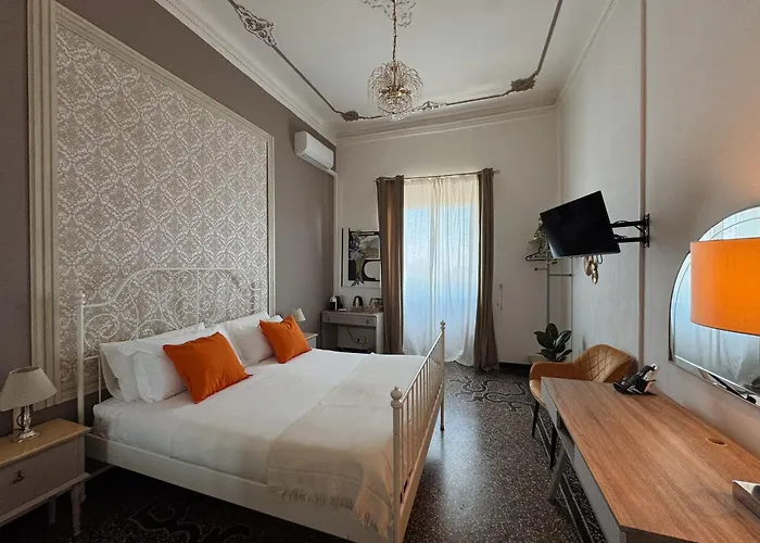 The Moon Suites&rooms Guest house
