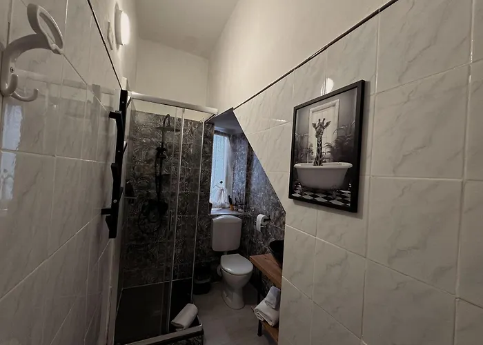 The Moon Suites&rooms Guest house Genoa