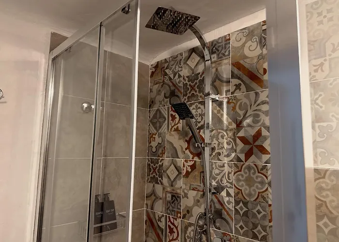 The Moon Suites&rooms Guest house Genoa