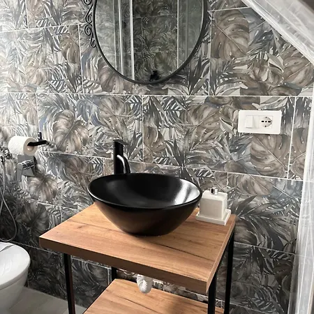 ゲストハウス The Moon Suites&rooms *