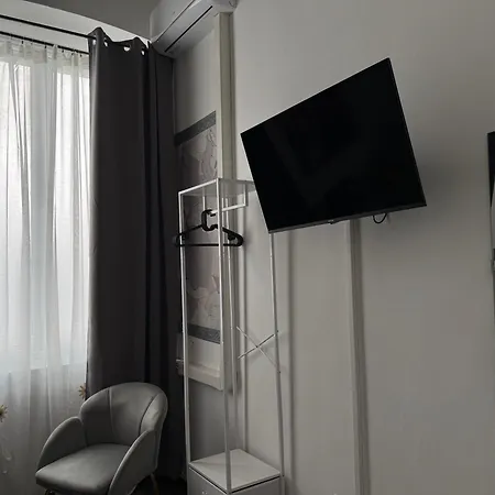 ゲストハウス The Moon Suites&rooms