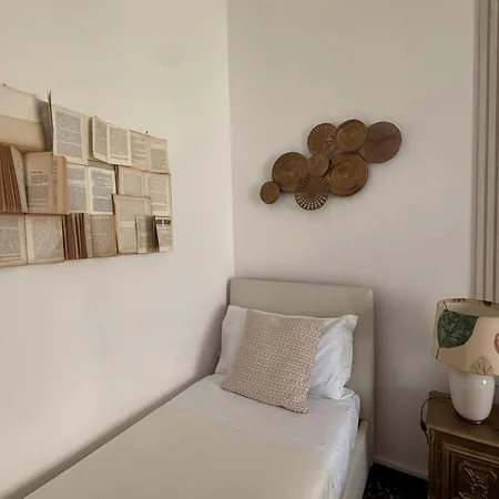 Penzion The Moon Suites&rooms - Historic Palace Janov