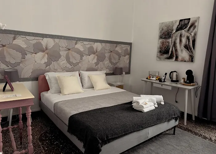 The Moon Suites&rooms *